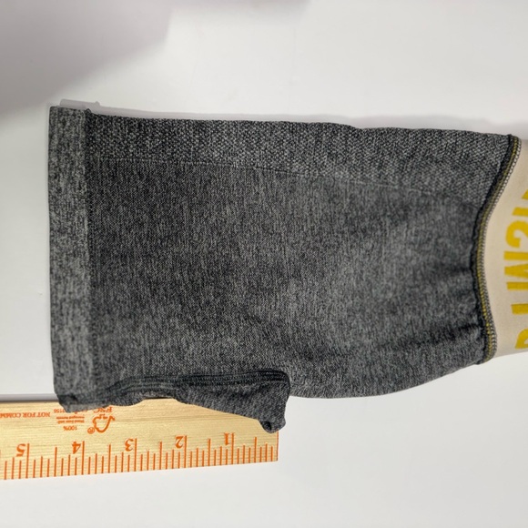 Gymshark XS Seamless High Waist Gray Marl Logo Workout Shorts - Picture 5 of 6